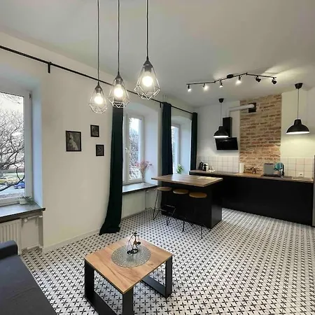 Loft In Historic Building Apartamento Varsóvia