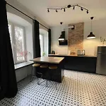 Loft In Historic Building Apartman